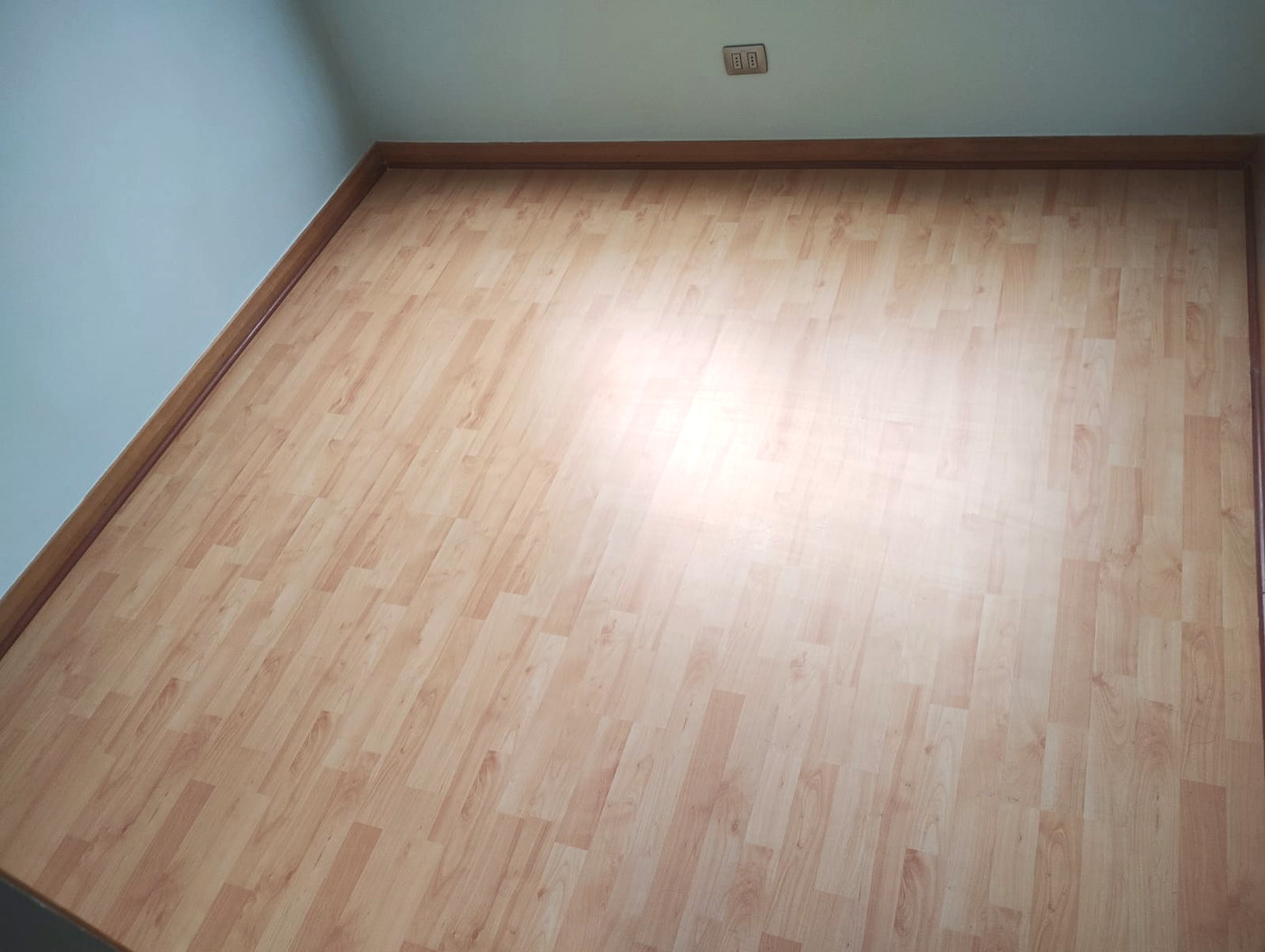 Piso laminado instalado